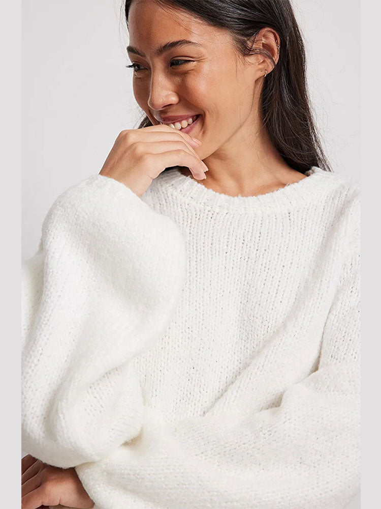 Knit O-neck Back Cut-Out Sweater