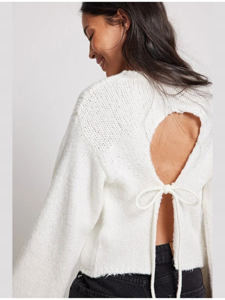 Knit O-neck Back Cut-Out Sweater