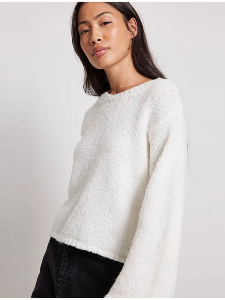 Knit O-neck Back Cut-Out Sweater